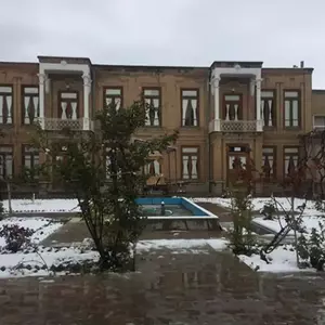 خانه لاله ای