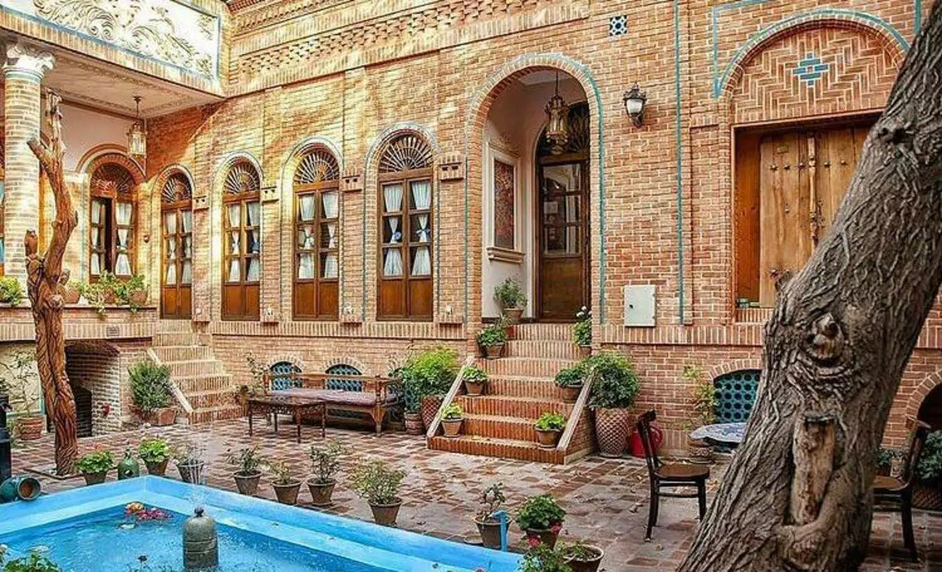 عکس عمارت رزازی