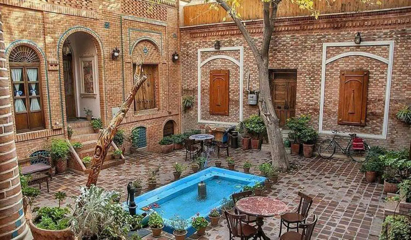 عکس عمارت رزازی