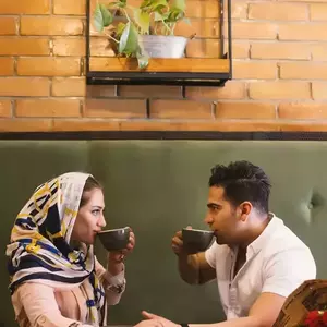 عکاسی دو نفره در کافه